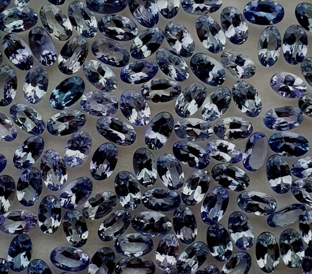 Tanzanite A+ Gem Oval 3x5mm (1pc)