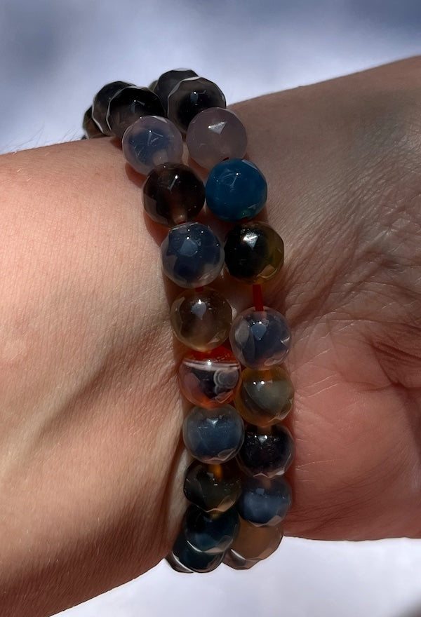 Bracelet Candy Agate in a variety of colours, faceted 8mm agate beads