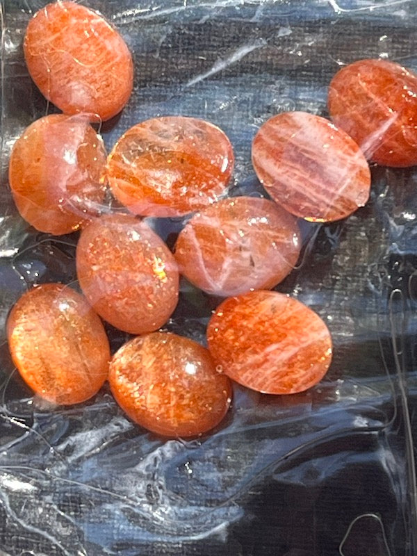 Sunstone Cabochon Oval 6x8mm (1pc)