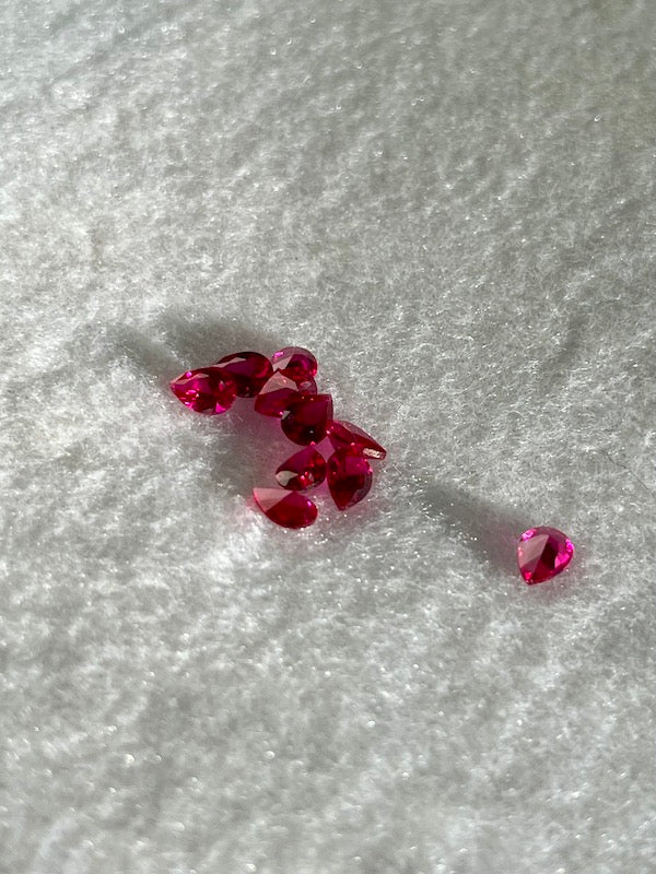 Lab Ruby, Fuchsia Pink Pear Gem 5x7mm (5pc)