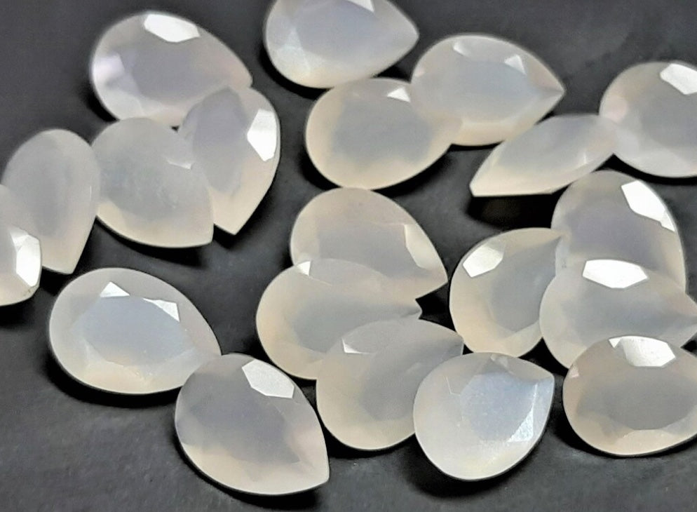 Moonstone Rainbow  Pears 5x7mm (1pc)