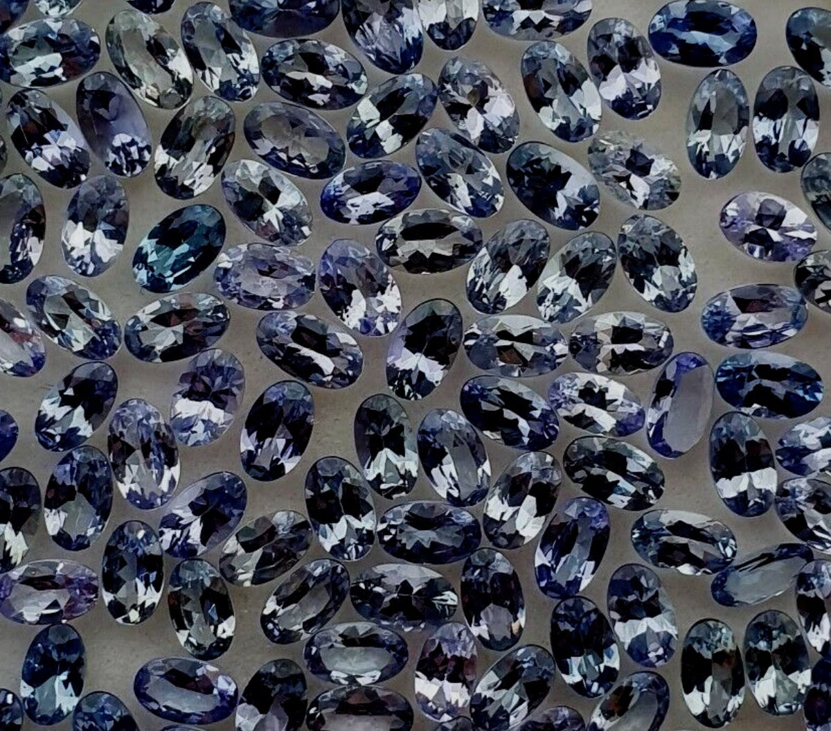 Tanzanite A+ Gem Oval 3x5mm (1pc)