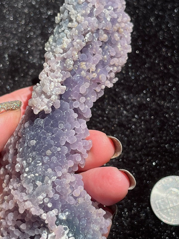 grape agate of 178 grams showing lots of interesting areas