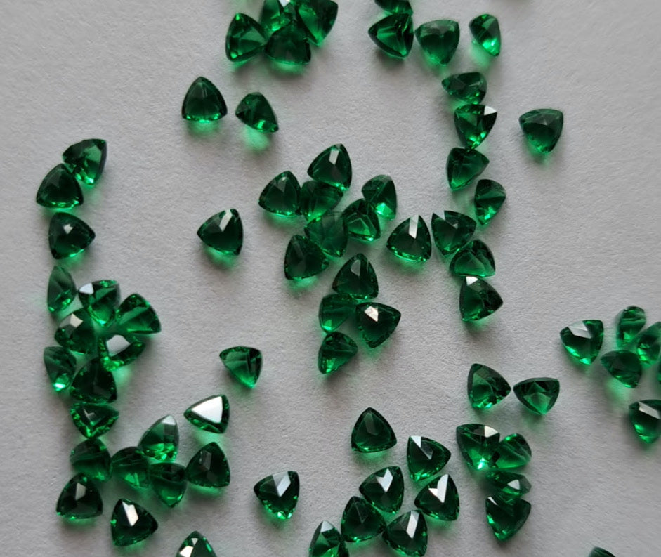 Lab Nano Green Trillion Gem 3mm & 5mm