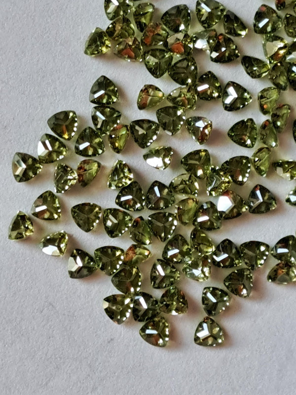 Cubic Zirconia Olive, Peridot Trillion 5mm (5pc)