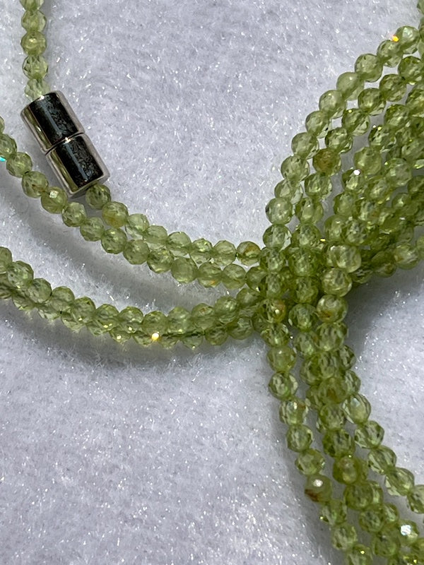 Bracelet, Faceted delicate Peridot beads, with magnetic clasp, 4 laps