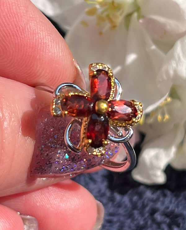 Garnet clover spinning sterling silver adjustable ring