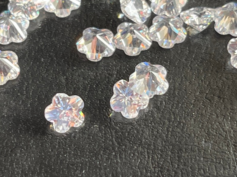 Cubic Zirconia Flower shape, faceted, 5mm, various colours (5pc)