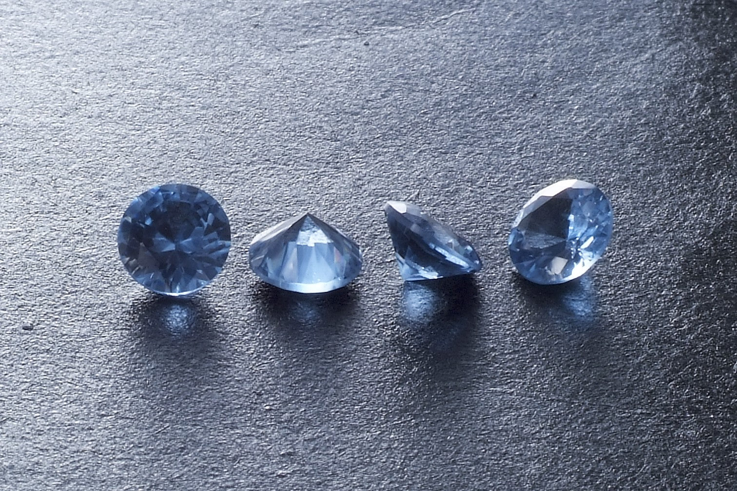 Cubic Zirconia Medium Blue Round 2mm (10pc)