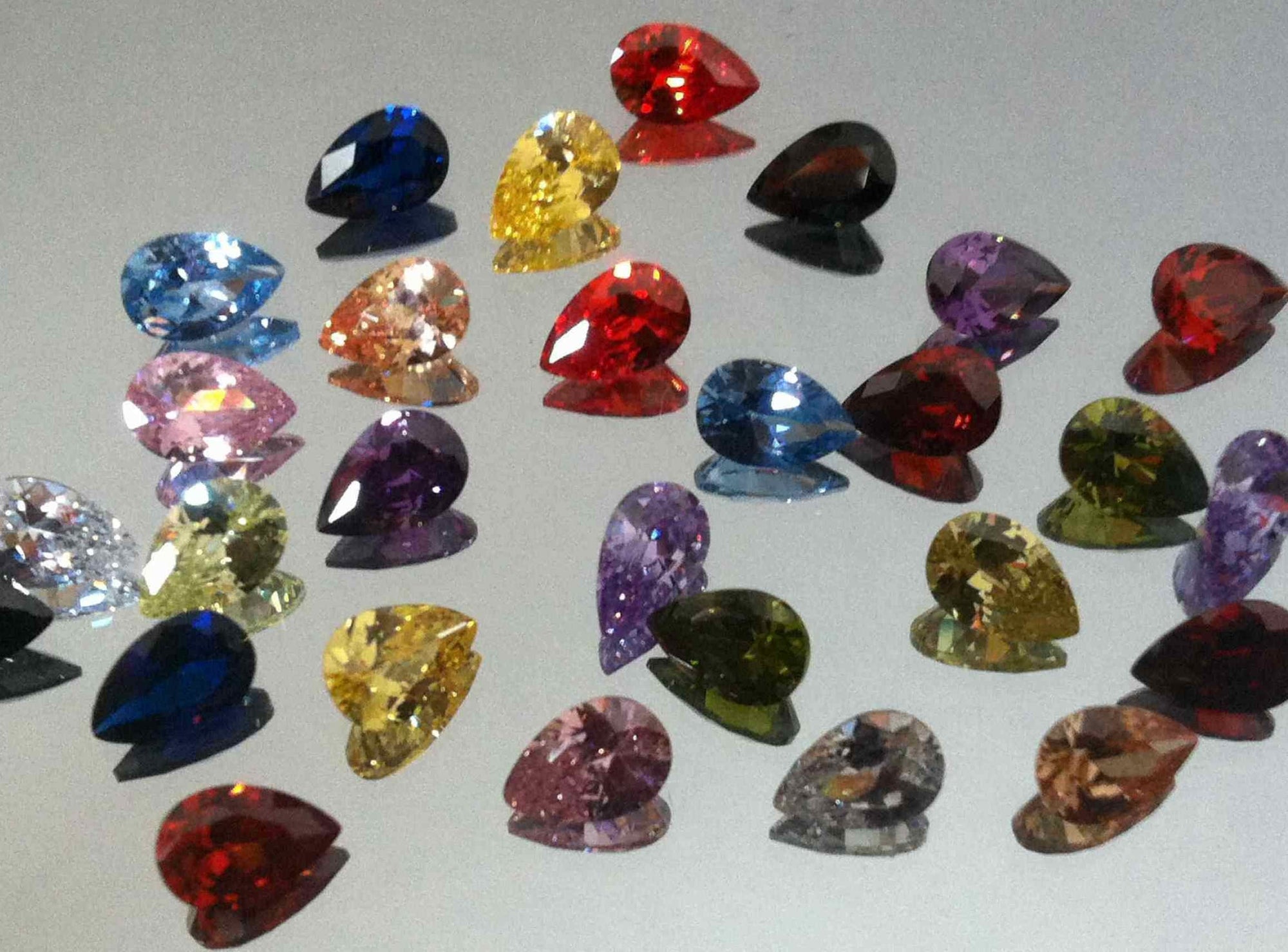 Cubic Zirconia & Lab Sapphire Assorted Colours Pear 4x6mm (26+pc)
