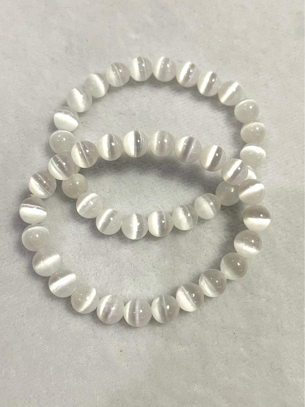 Bracelet, amazing cat&#39;s eye Selenite, 8.5 mm beads.