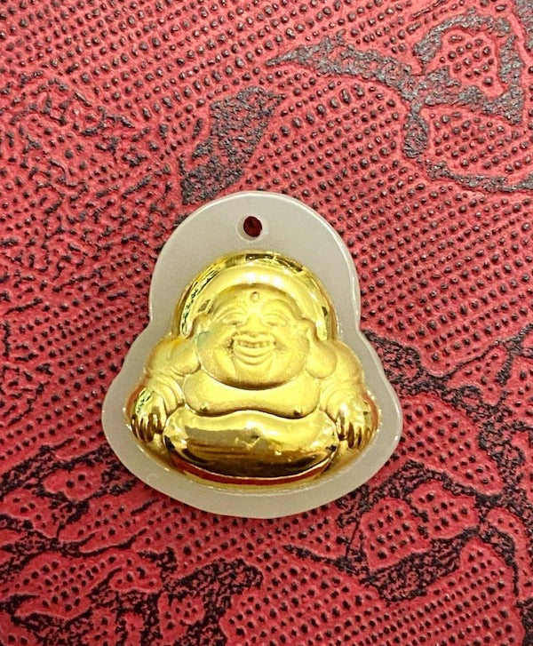 Pendant Hetian Jade, with 18 k gold foil accent