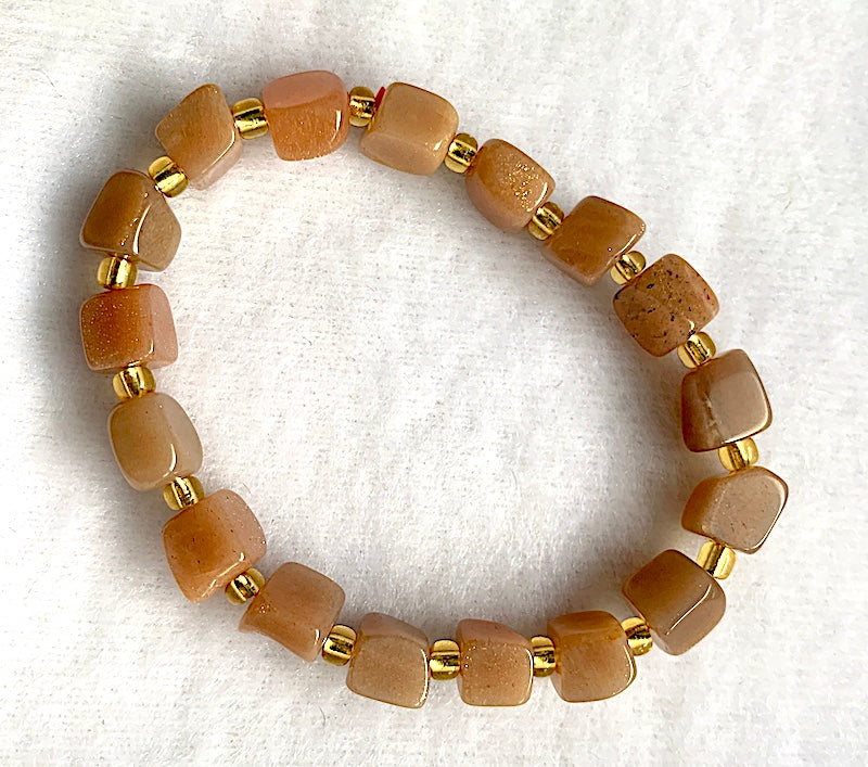 Bracelet, Sunstone cubes, excellent shimmer